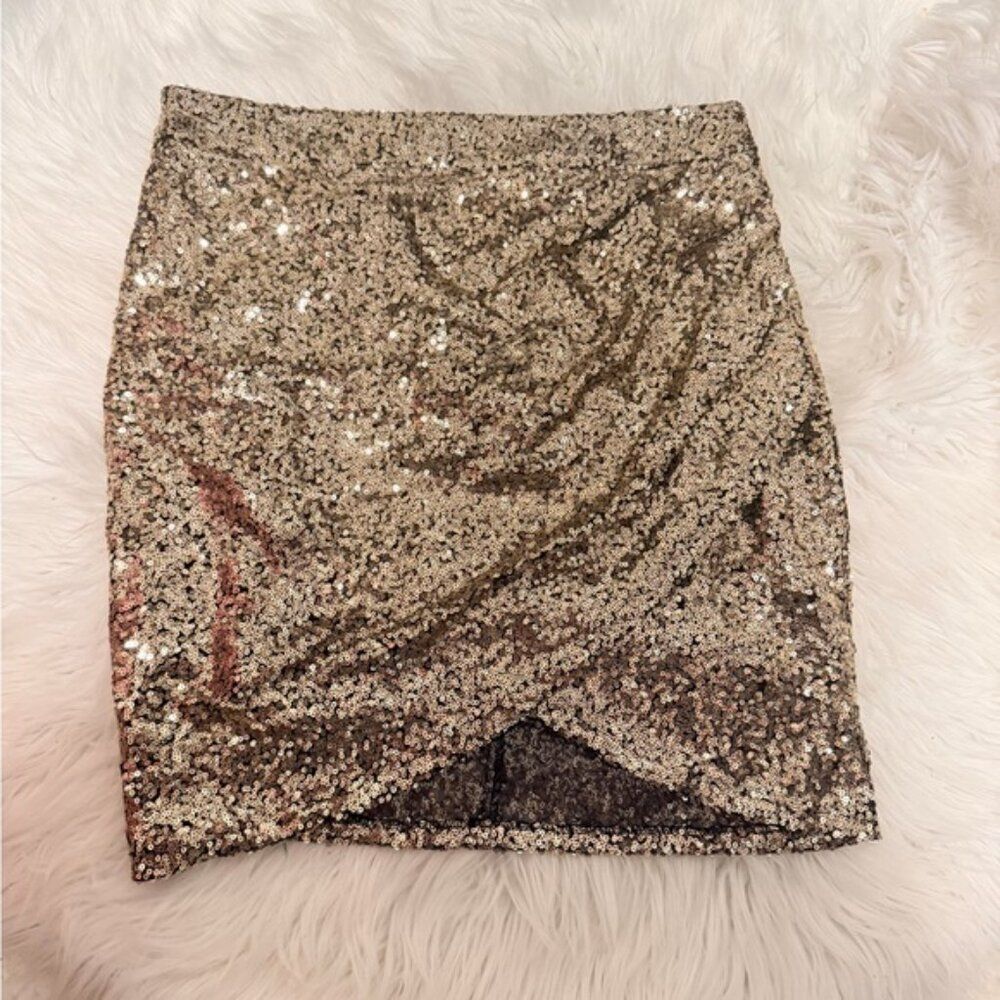 Charlotte Russe sequin skirt gold color size M